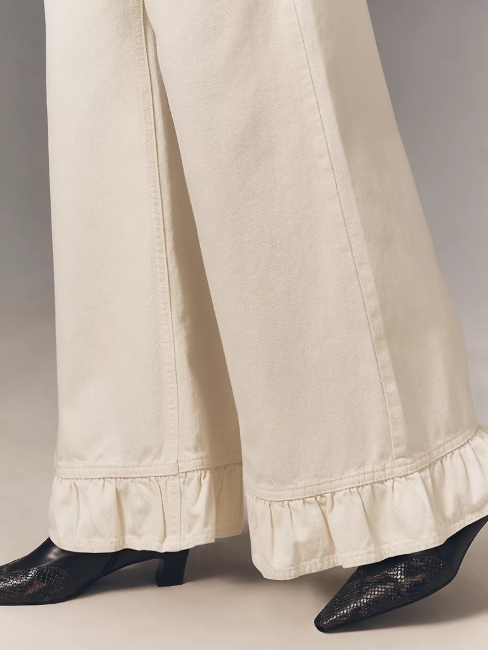NWT Anthropologie Pilcro Scandi Mid-Rise Wide Leg Ruffle Hem Jeans 30 - Picture 4 of 4